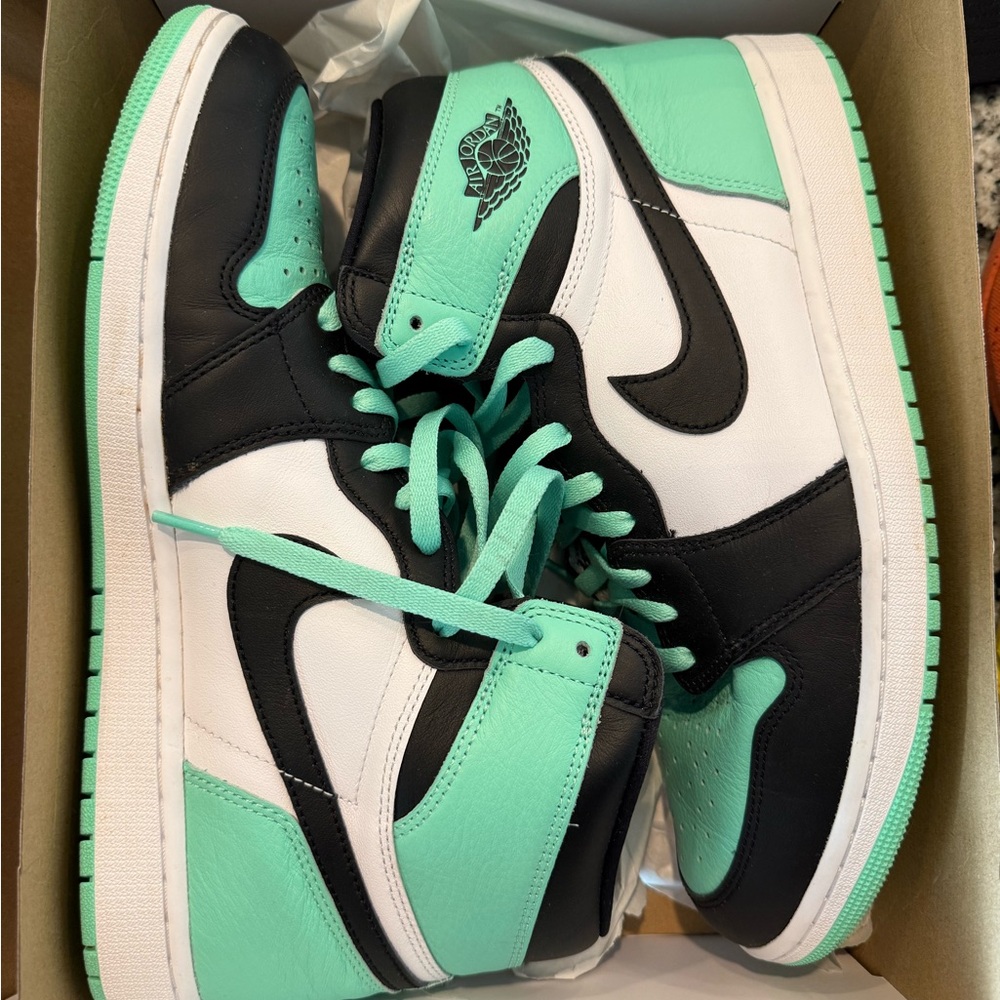 Nike Air Jordan 1 Retro High OG Green Glow